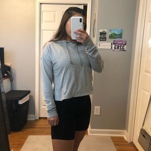 nike dri fit cropped hoodie